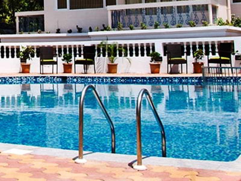 Quality Inn Ocean Palms Goa Calangute Buitenkant foto